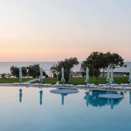 Cleopatra Hotel Saturn