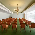 Cleopatra Hotel Saturn