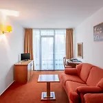 Cleopatra Hotel Saturn