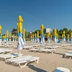 Cleopatra Hotel Saturn