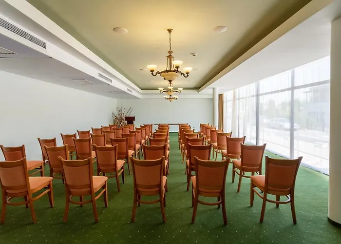 Cleopatra Hotel Saturn