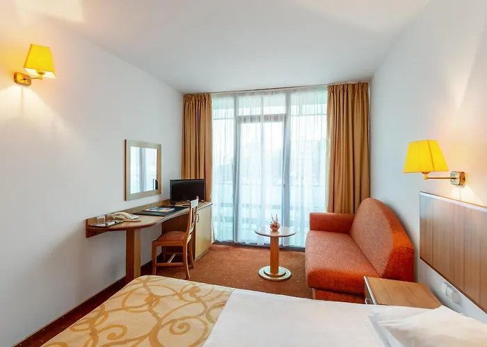 Hotel Cleopatra Saturn