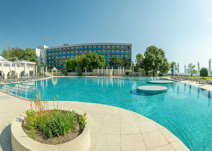 Cleopatra Hotel Saturn